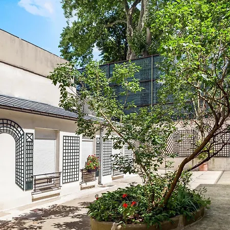 Saint-germain Bon Marche Chic Three Bedroom Appartement