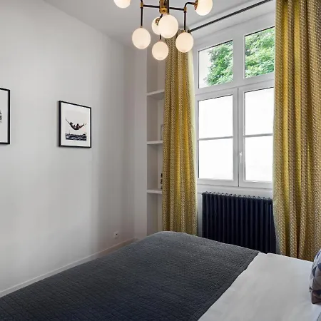 Saint-germain Bon Marche Chic Three Bedroom Appartement Parijs